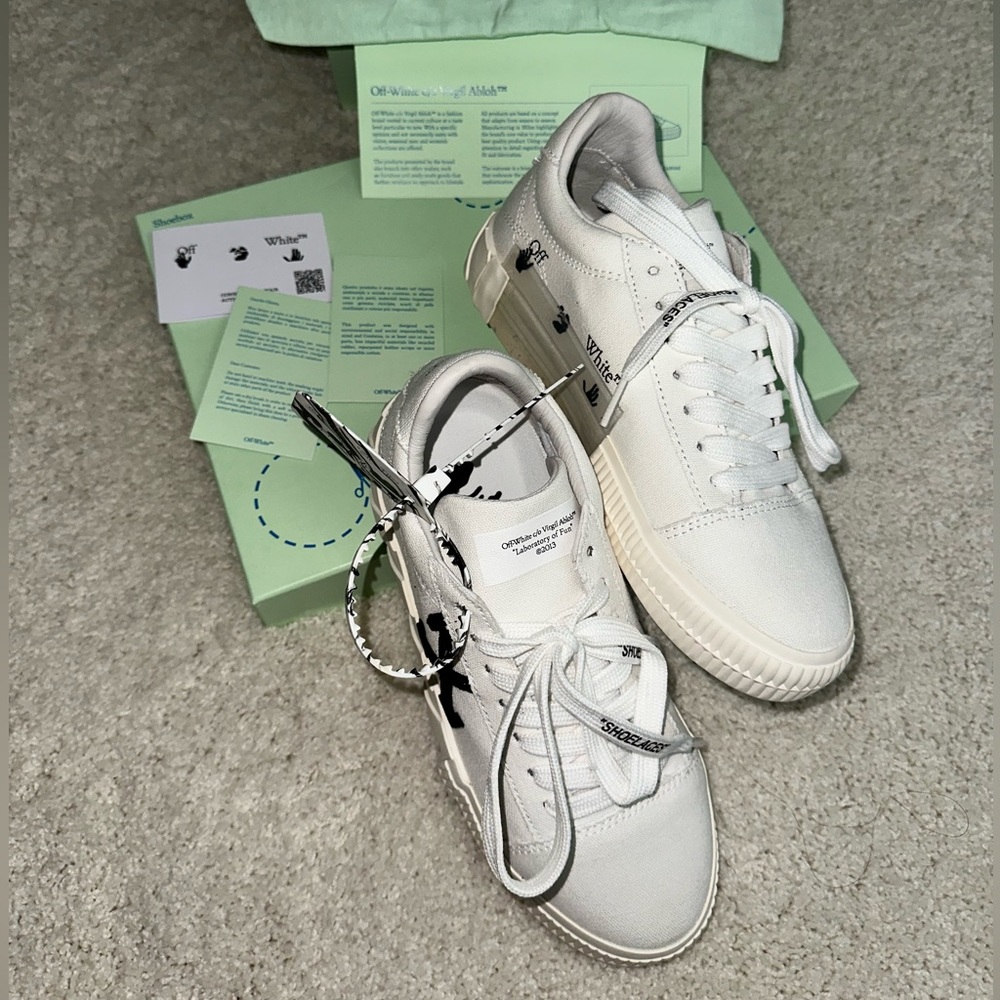 OFF WHITE - Picture 7 of 8
